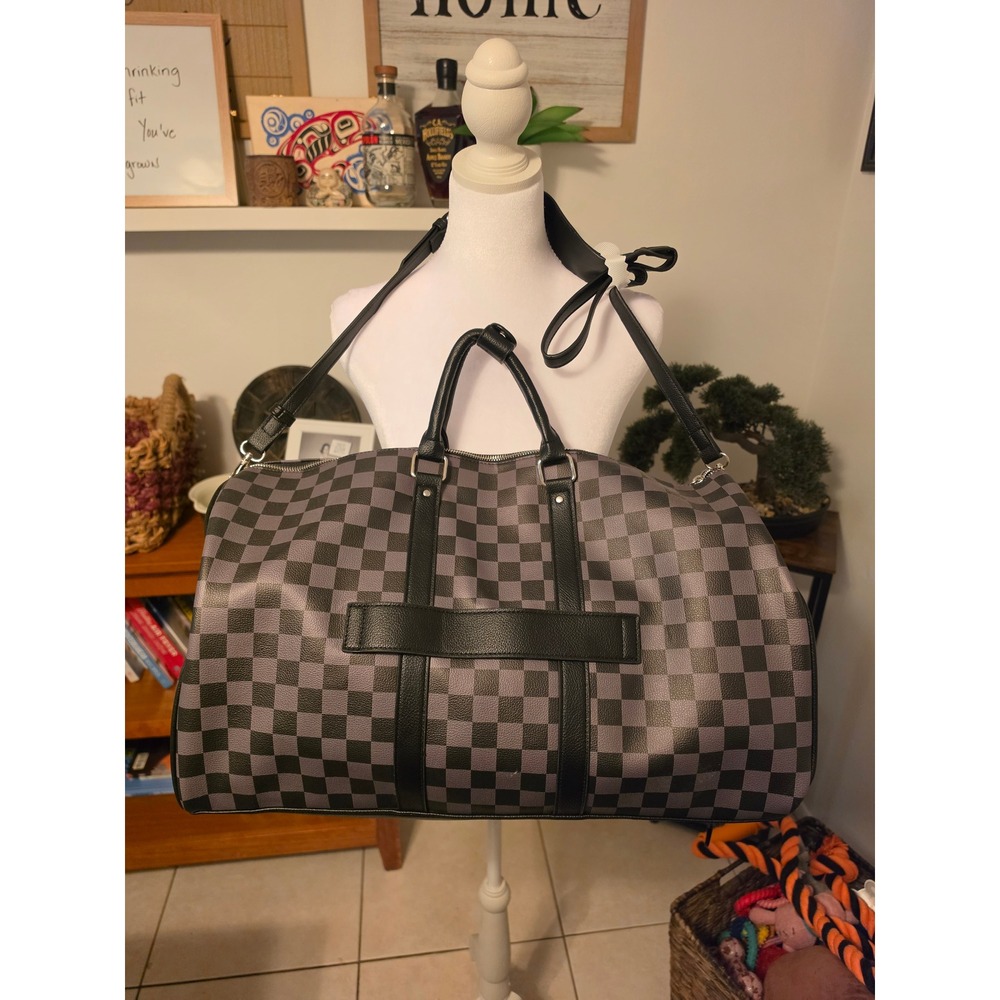 Brave Hearts Stay True Checkerboard Duffel Bag Grey Black Eagle Graphic Travel - Picture 2 of 2